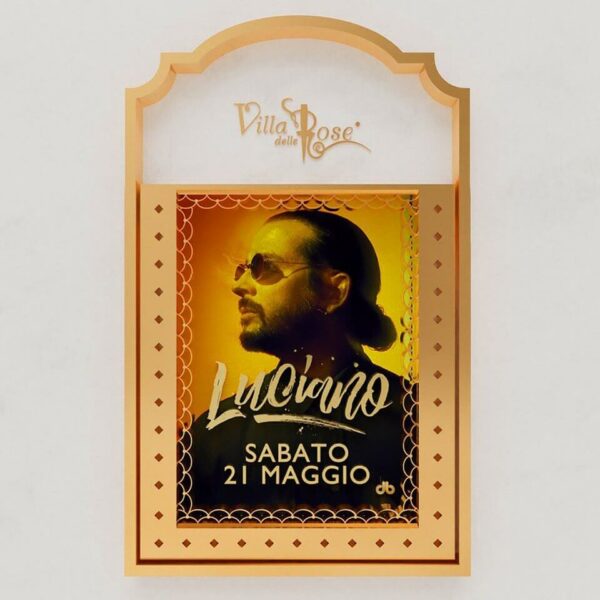 Luciano si scatena al nuovo sabato della Villa delle Rose.